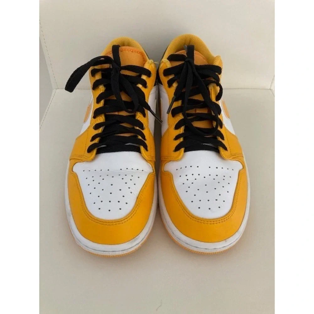 Air Jordan Nike 1 Low Taxi 10.5 Yellow and White Color Block Very Cool